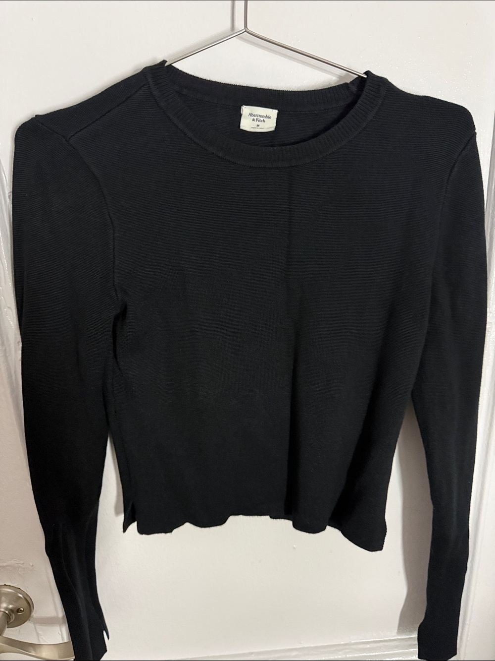 Abercrombie & Fitch Black Long-Sleeve Ribbed Crewneck